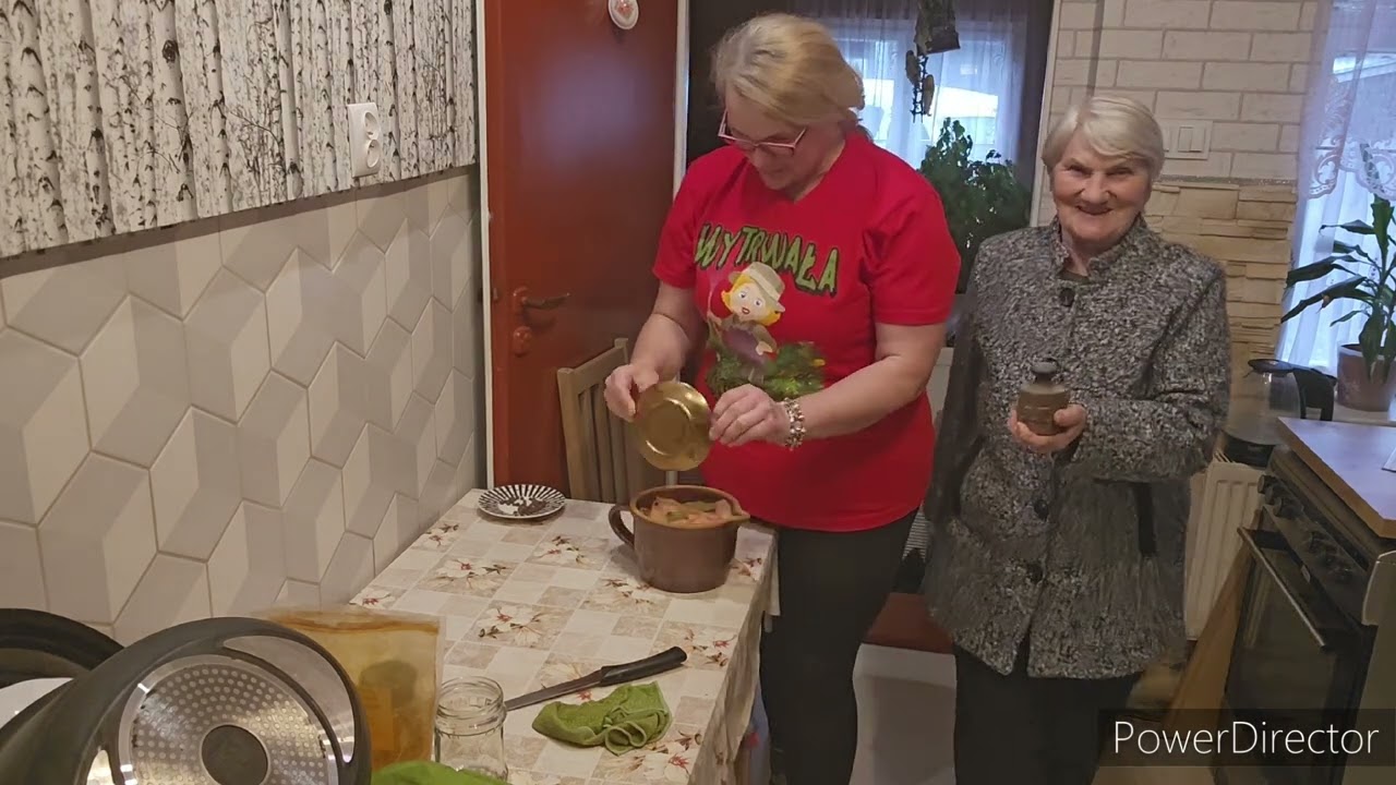 kiszona słonina  -trzy palce dobra miara ,była siła była sytość