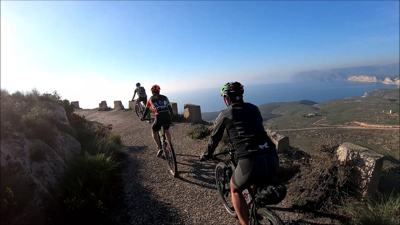 PEDALEANDO EN CABO DE GATA