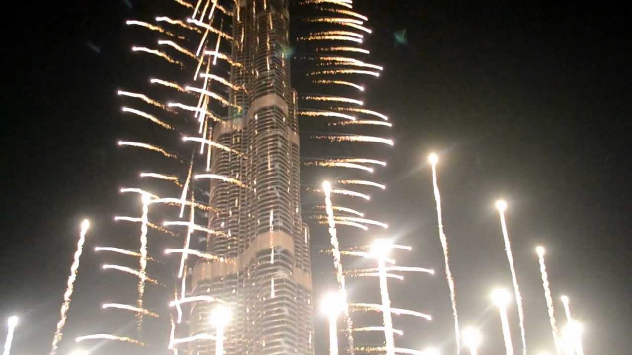 (HD) New Year Celebrations -Spectacular fireworks at Burj Khalifa 2012 , United Arab Emirates