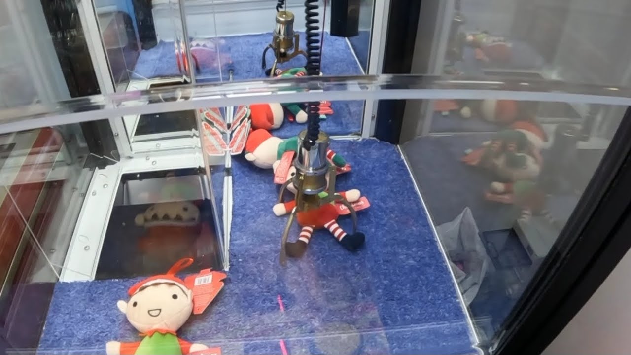 ELF-in-cupid claw machine