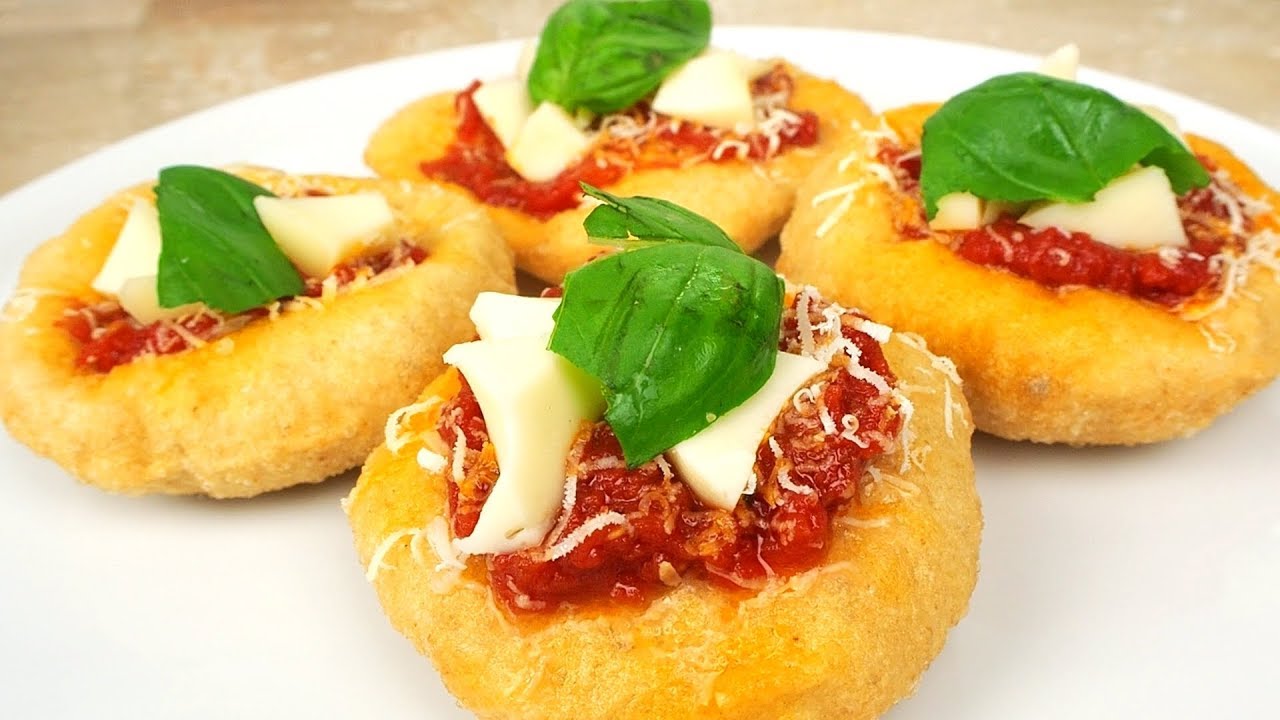 Pizzelle napoletane: come stendere e friggere le montanare (pizza fritta)