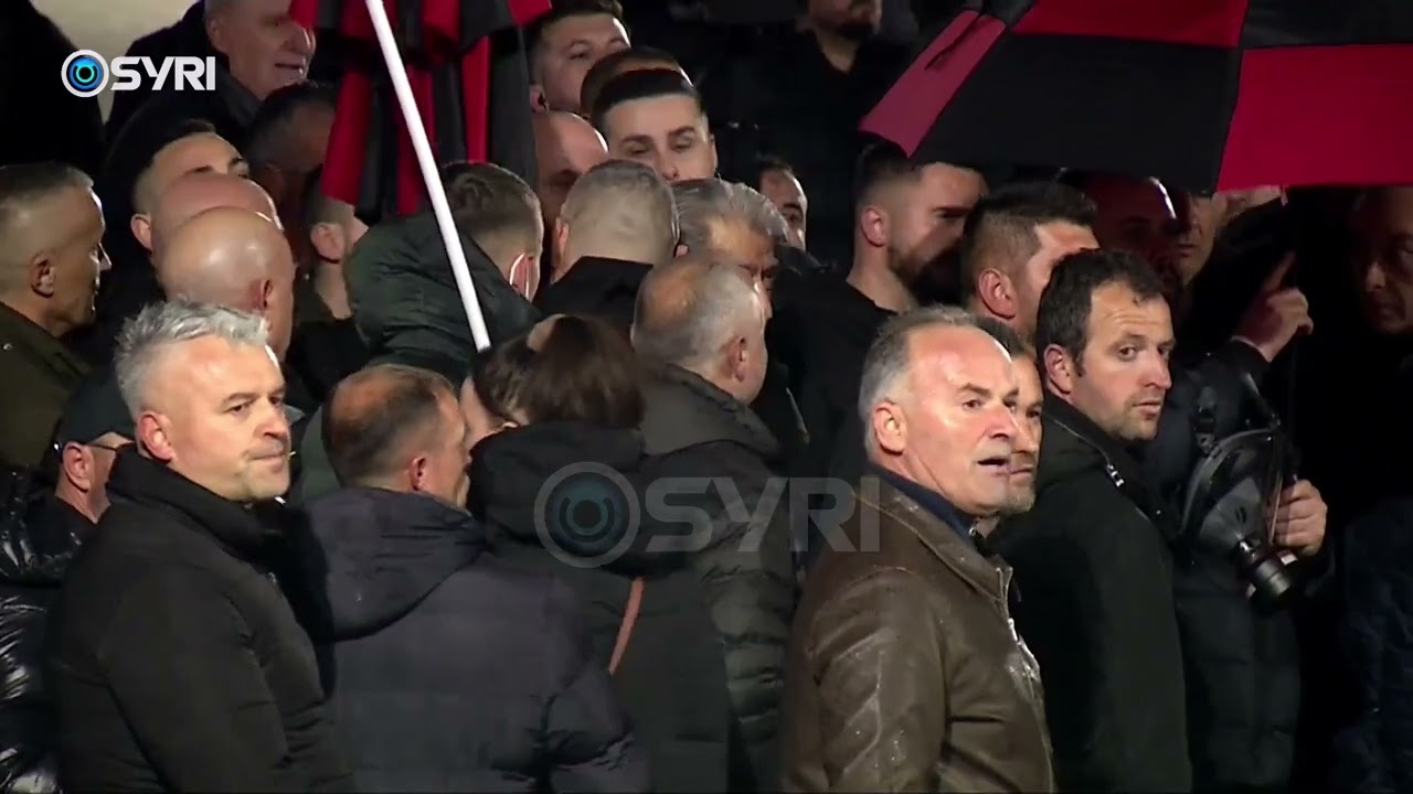 Opozita protestë kombëtare në Tiranë, mijëra qytetarë në shesh kundër Korrupsionit