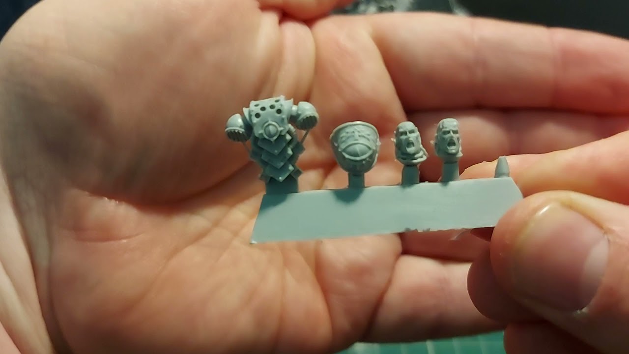 Mad Merlins Unboxing: Horus Heresy Character Series Abaddon and Loken.
