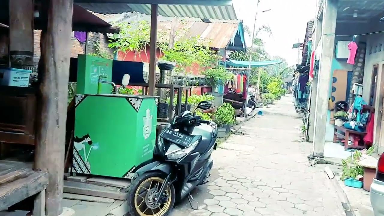 Indonesia Countryside | Neighborhood Walking Tour in kampung Tirtonirmolo Yogyakarta #1