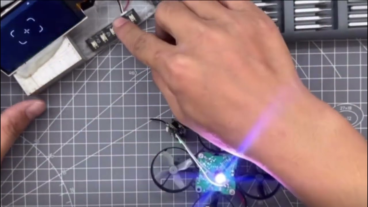 You can believe small drone can have camera to become an FPV as well? 65A Apex can do it 😅