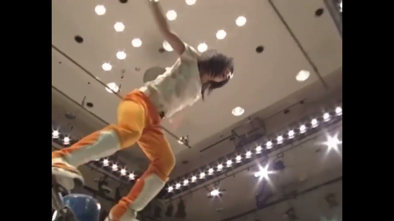 Kenny Omega vs a Little Girl in Stardom in 2011