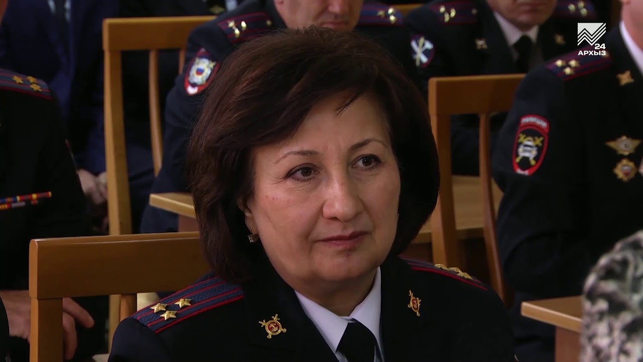 Рашид Темрезов наградил отличившихся полицейских