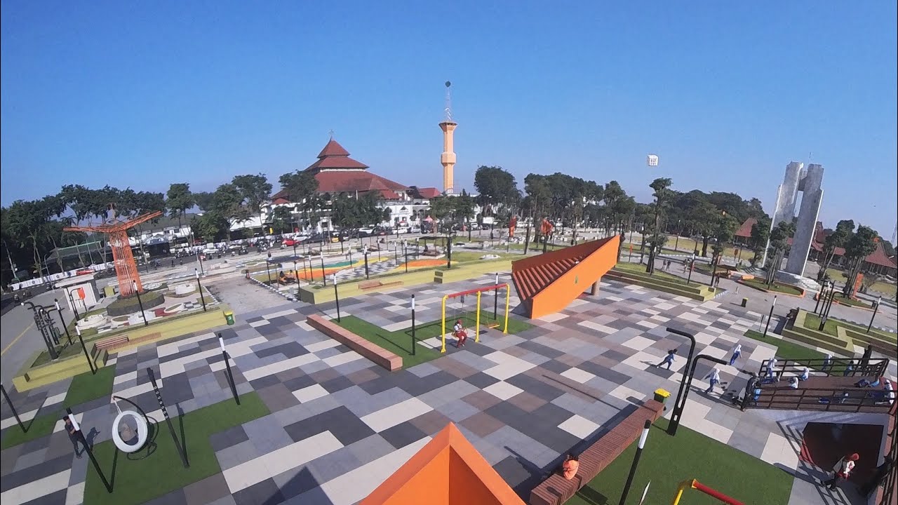 Insta360 - Fake drone 360 Alun-alun Sidoarjo 