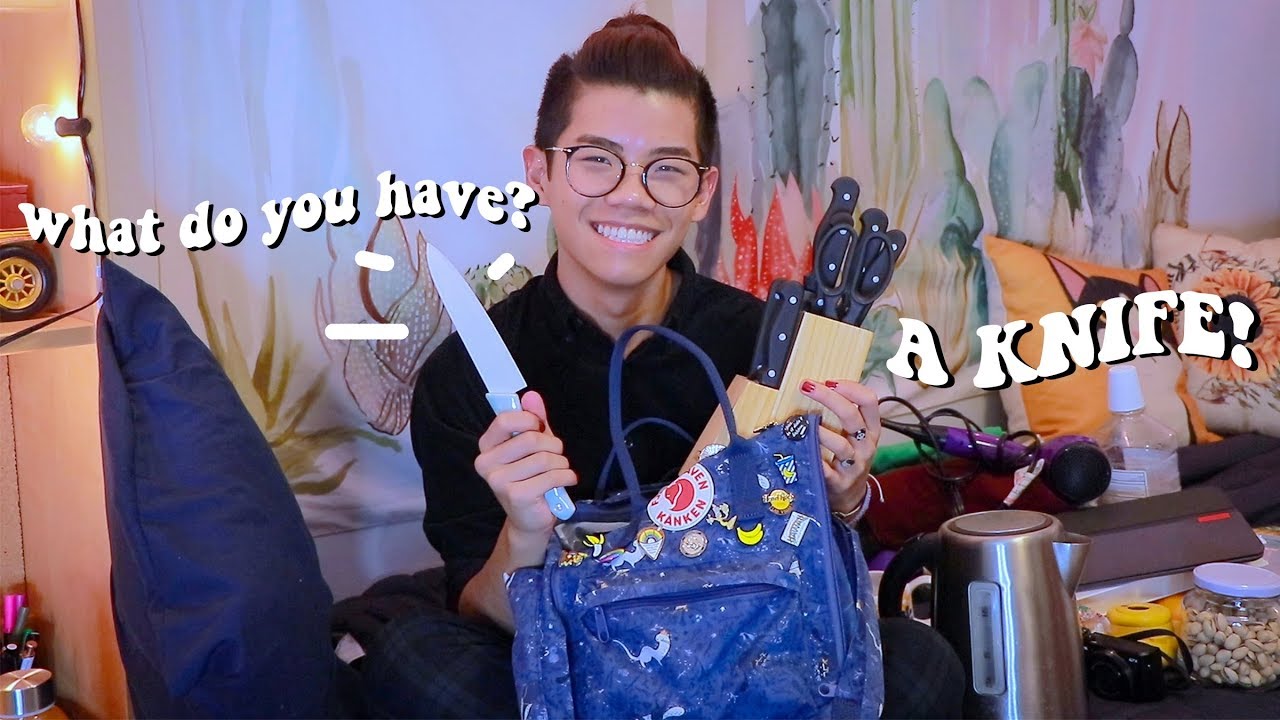 What’s in my college backpack (yes that's a knife set)
