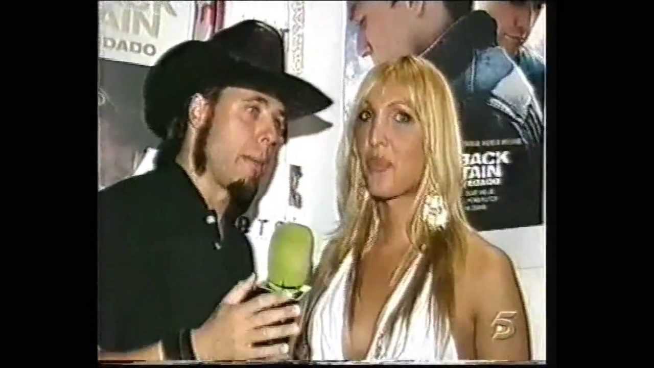 CHRISTINA RAPADO vs BEA LA LEGIONARIA