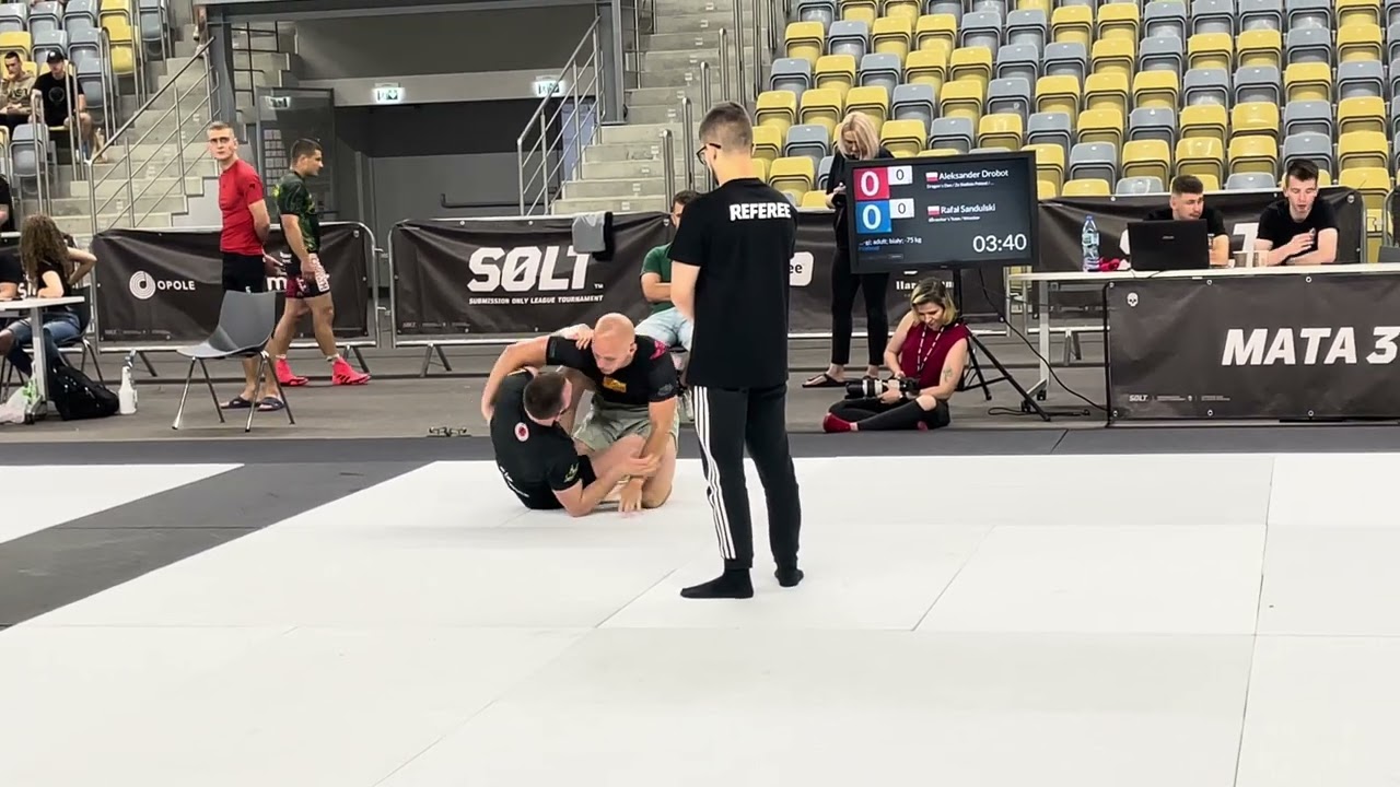 SOLT 4 -walka 3,białe pasy,-75 kg (1 rok)