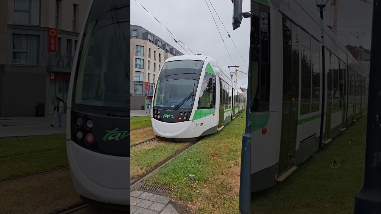 [Naolib] Passage du 387 vers Beaujoire #viral #naolib #Nantes #tram