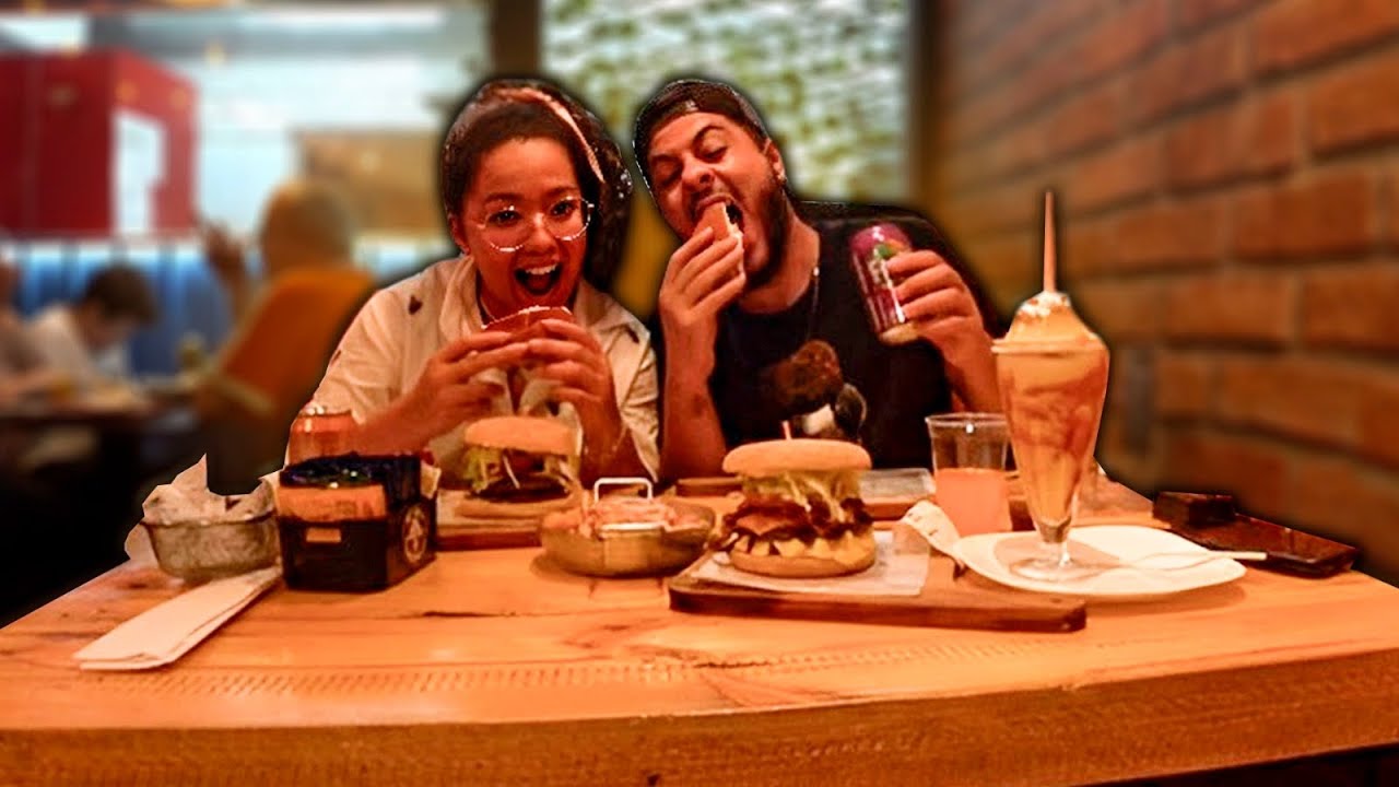 PEDIMOS TUDO QUE TINHAMOS DIREITO NA HAMBURGUERIA! *Comemos até não aguentar mais*