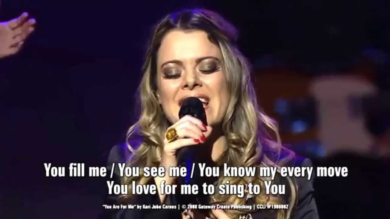 Ana Paula Valadão Canta “Estás Comigo” em Inglês na Igreja Gateway Worship (EUA)