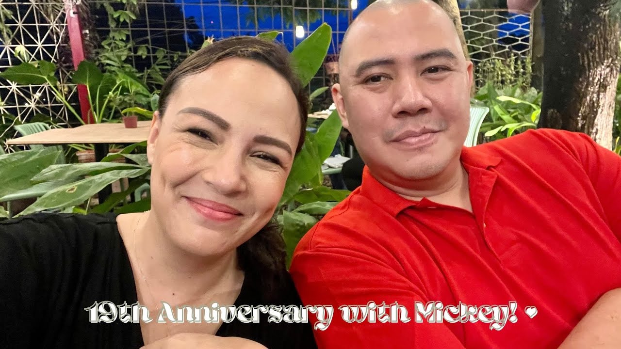ANNIVERSARY DATE WITH MICKEY!!!