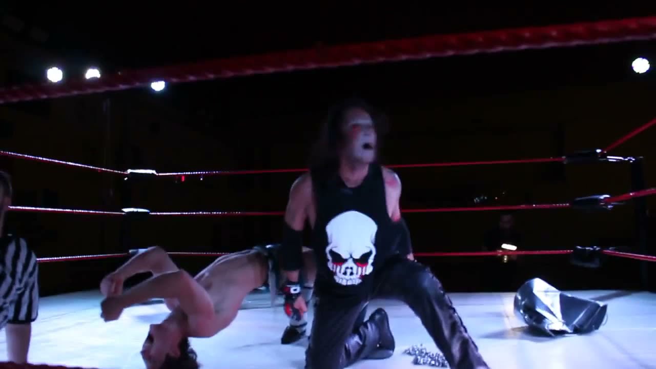 Psycho Mike vs Max Peach