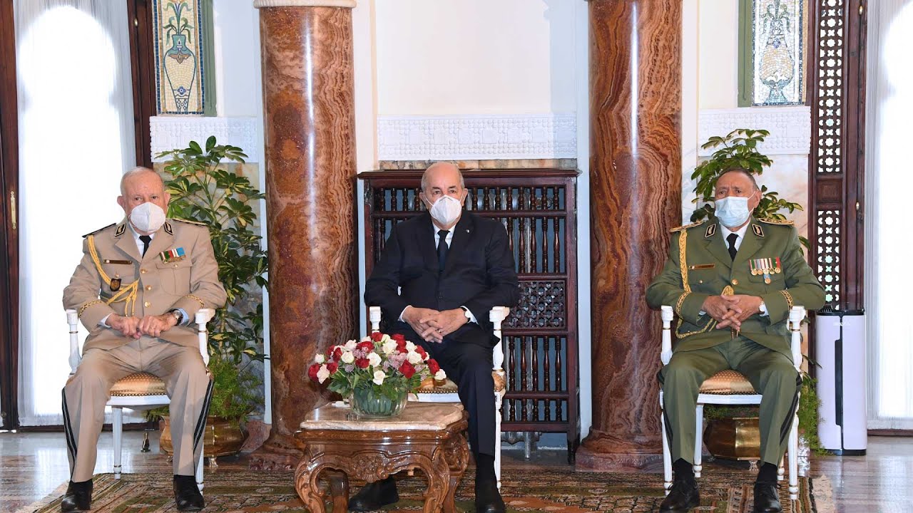 رئيس الجمهورية السيد عبد المجيد تبون يترأس الحفل السنوي لتقليد الرتب وإسداء الأوسمة 04 07 2021