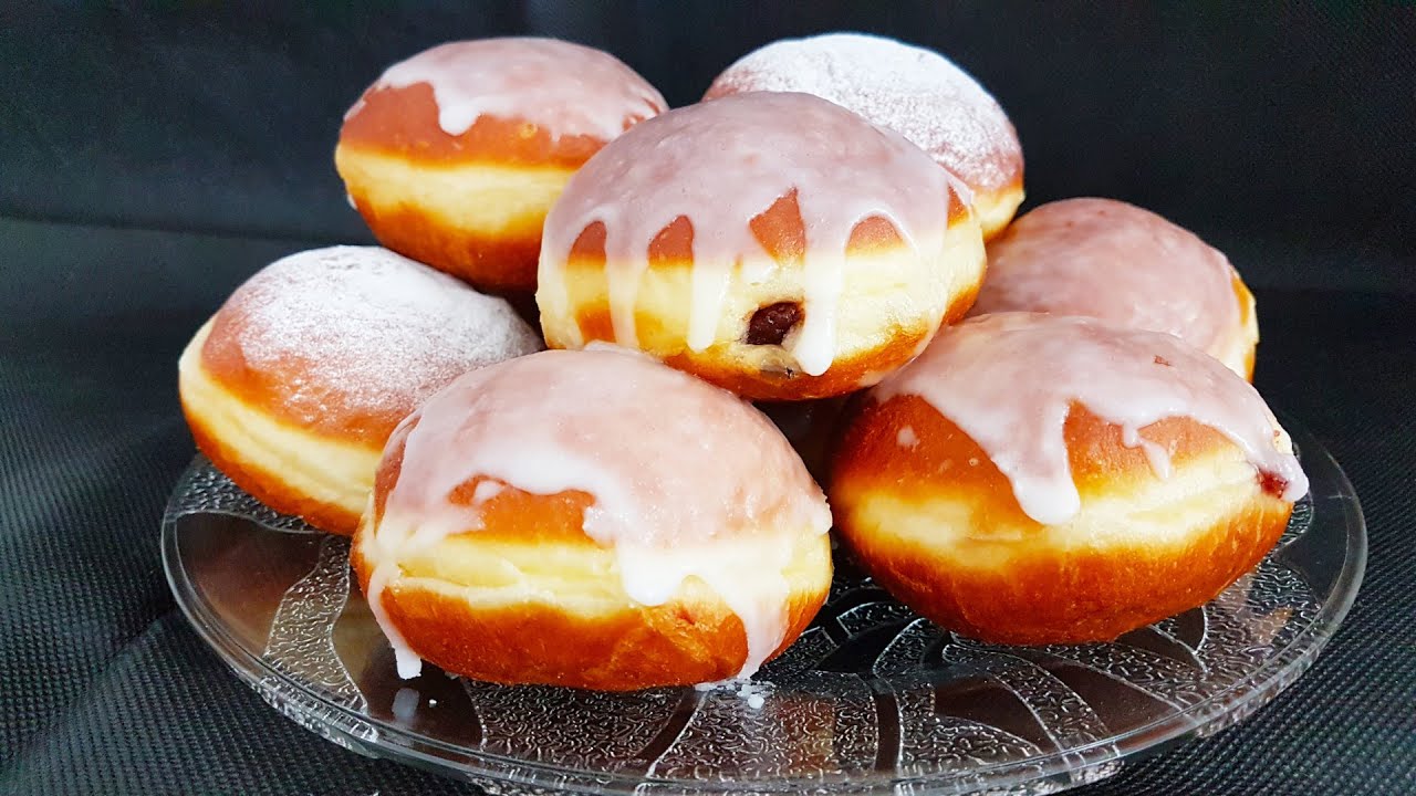 Jak zrobić najlepsze domowe pączki - lepsze niż z cukierni. Przepis krok po kroku