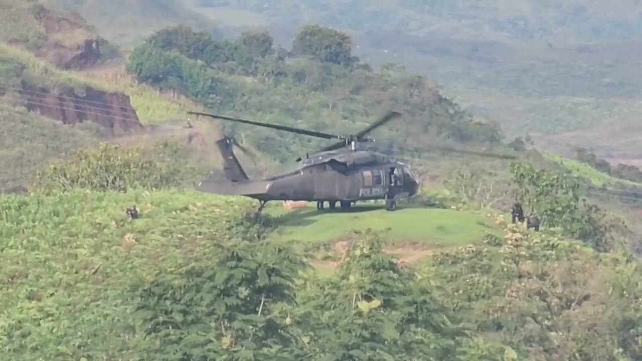 El helicóptero llega a Sucre Cauca.. 