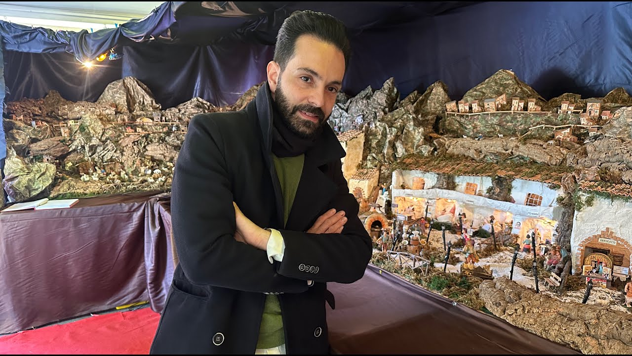 Piazza Cairoli, torna il presepe meccanizzato lungo 30 metri. 