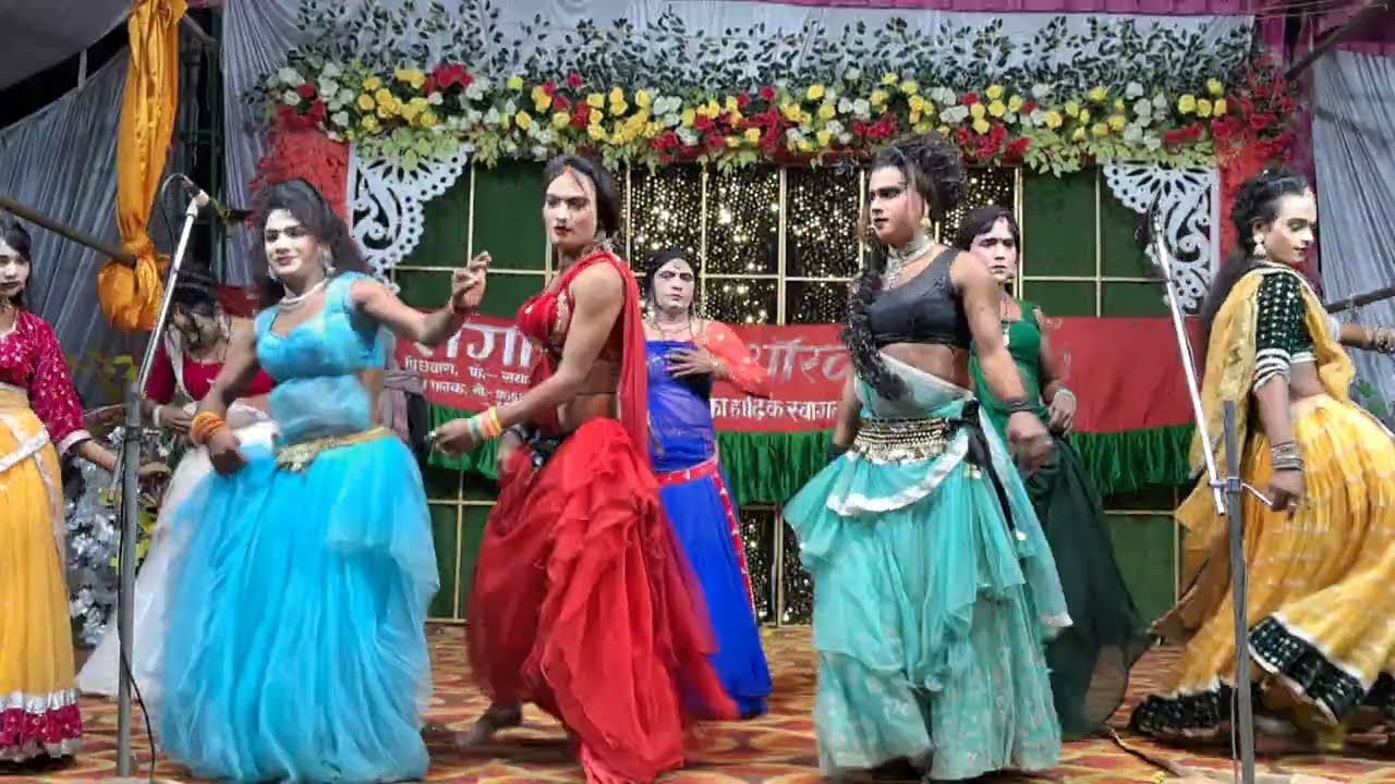 सुभाष चंद्र पाठक की नौटंकी एक से बढ़कर एक कलाकारों के साथ शानदार रंगारंग कार्यक्रम व फरमाइशी गाने।