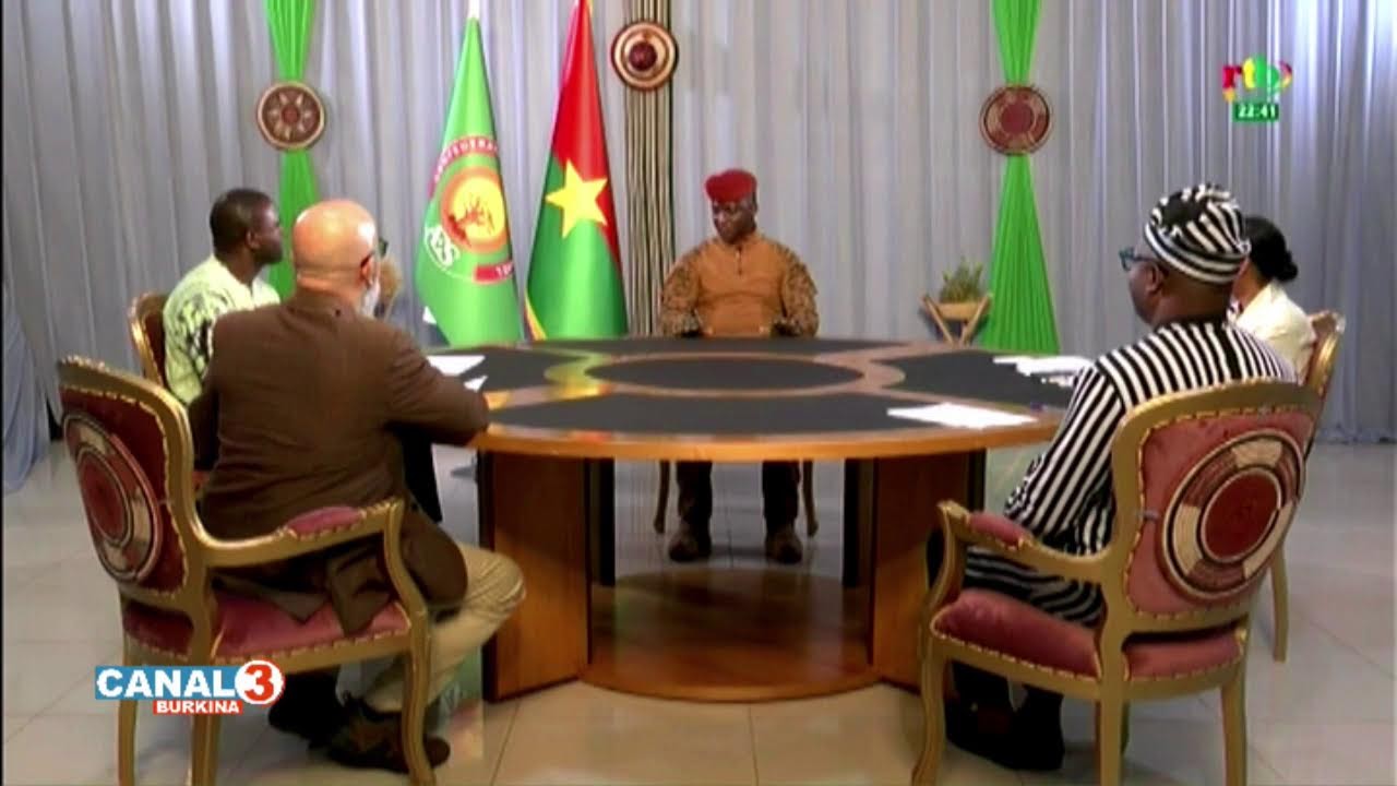 Le pr&eacute;sident du Faso capitaine Ibrahim TRAORE face &agrave; la presse