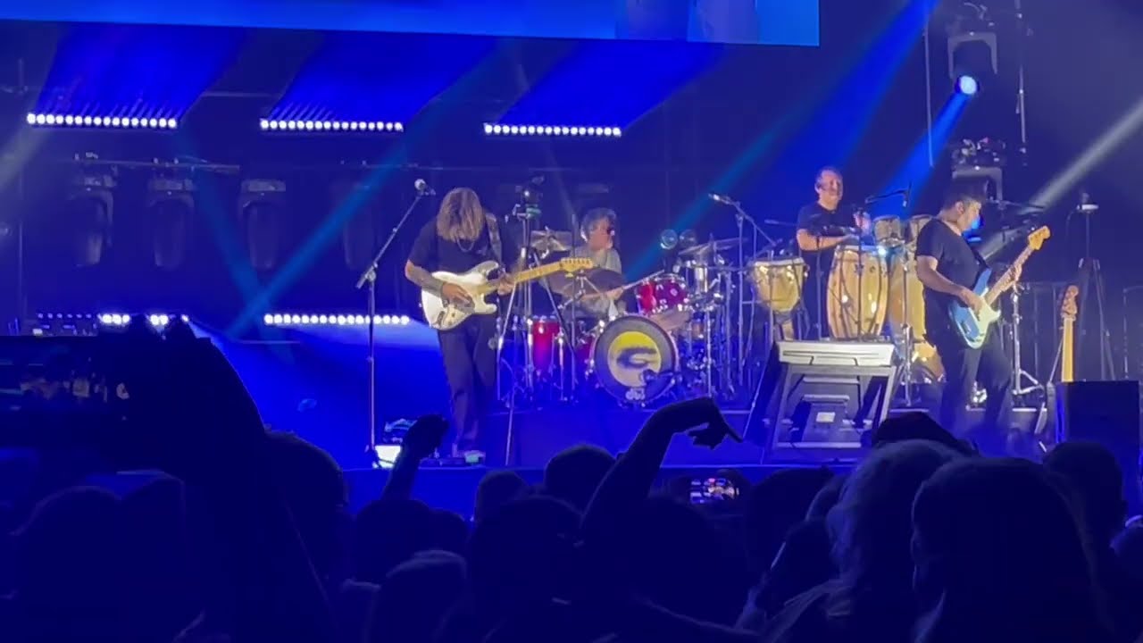JUANES - Me Enamora (Live Sevilla 2023)