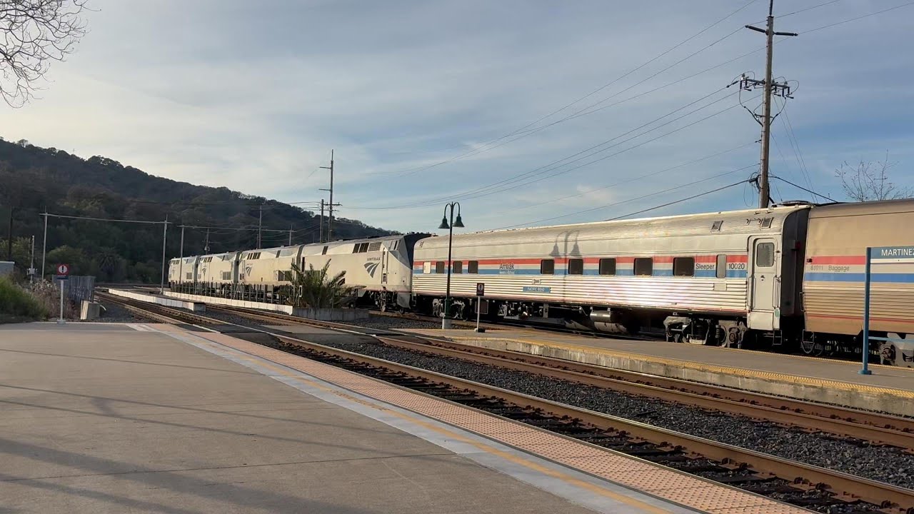 Railfanning at Martinez (FT: 4 Engines and an Old Sleeper on Train 5)