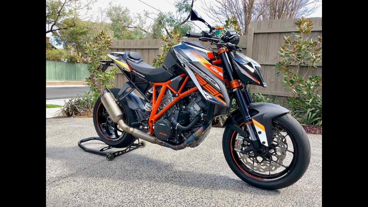 KTM 1290 Superduke R: Raw and Fast Mountain Ride | GoPro Hero 7 Black HYPERSMOOTH