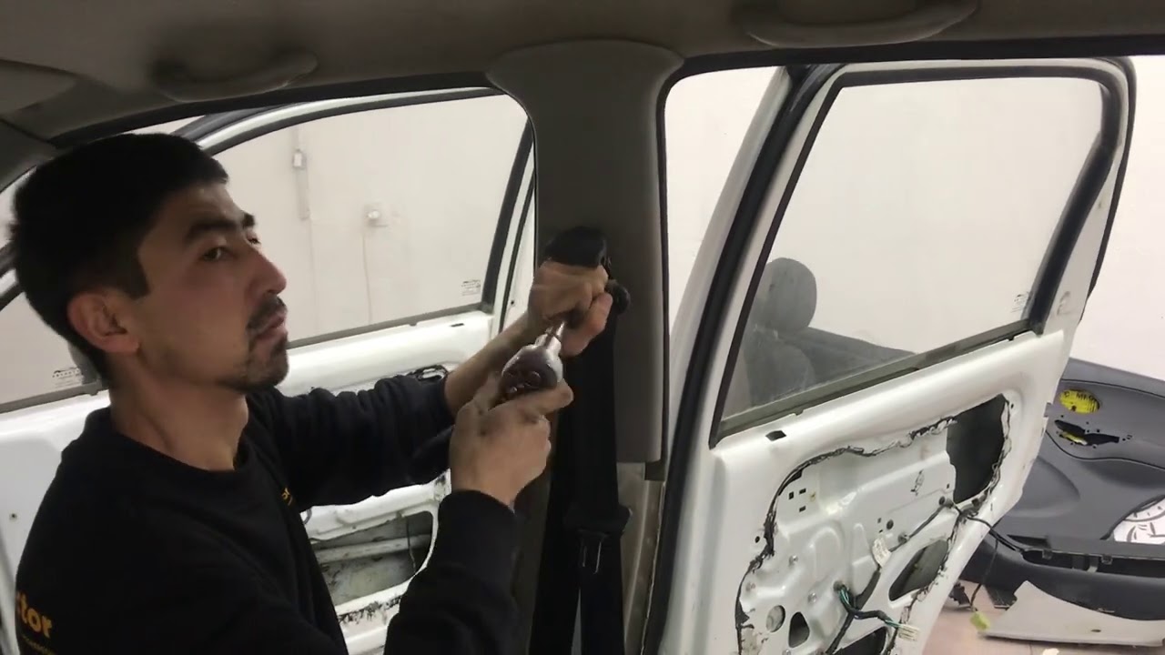 Matiz avtomobilini salonidagi narsalarni yechish Матиз автомобилини салонидаги нарсаларни йечиш