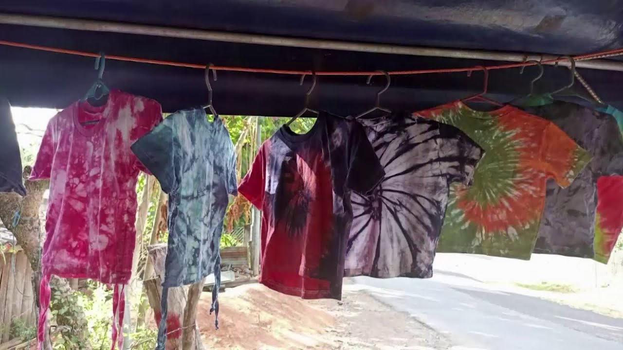 Prendas teñidas con añil