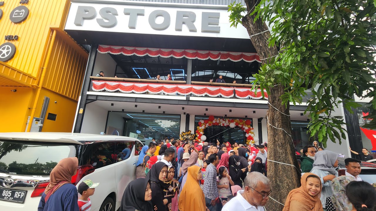 LESLAR BATAL DATANG - INI DIA KONDISI RAMAINYA GRAND OPENING PSTORE PUSAT LENTENG AGUNG JAKARTA