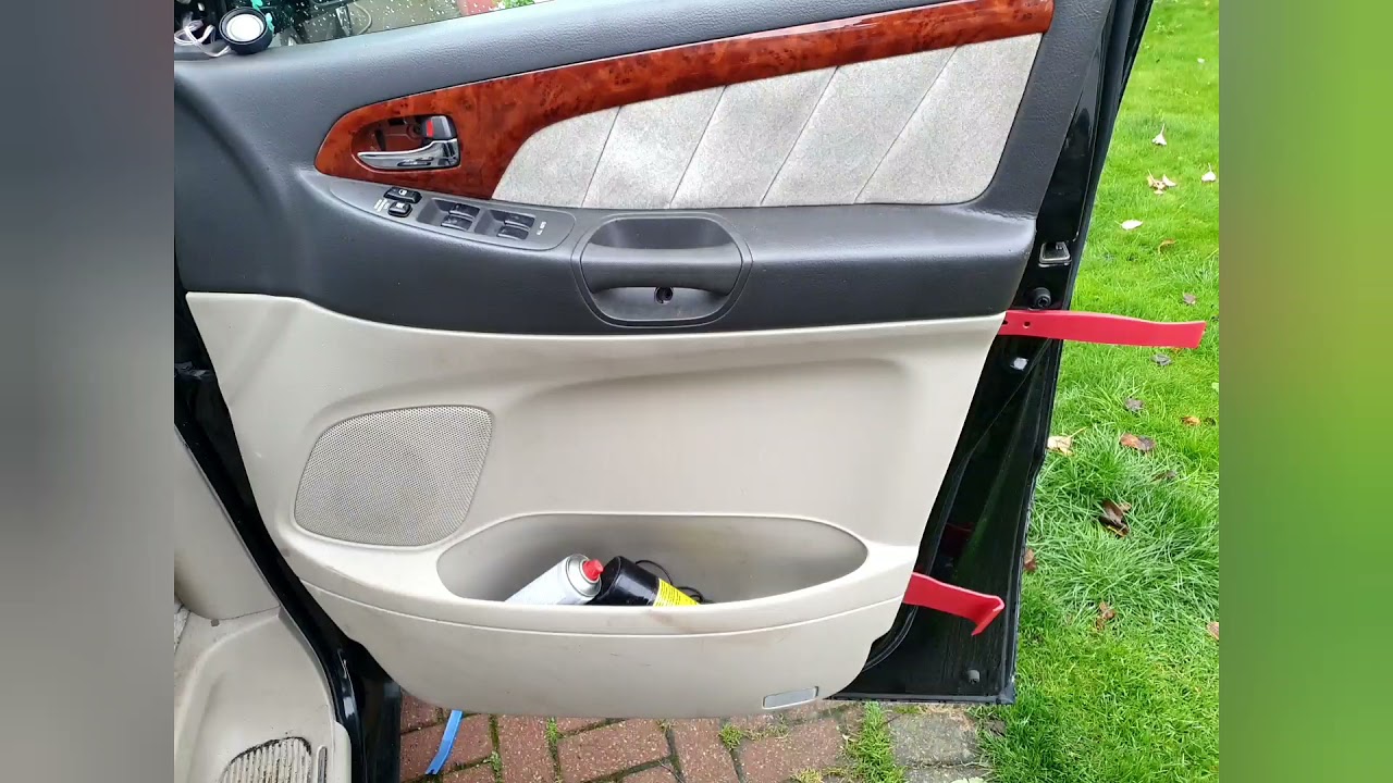 Toyota Alphard door card removal. Access to speakers after trim removal.