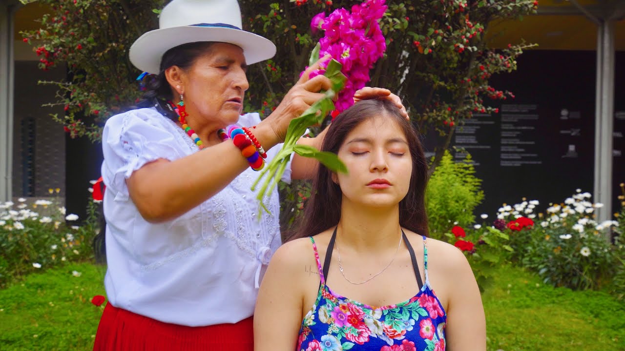 Energy cleansing (limpia) massage with hair cracking, whispering, ASMR triggers by Doña Rosa