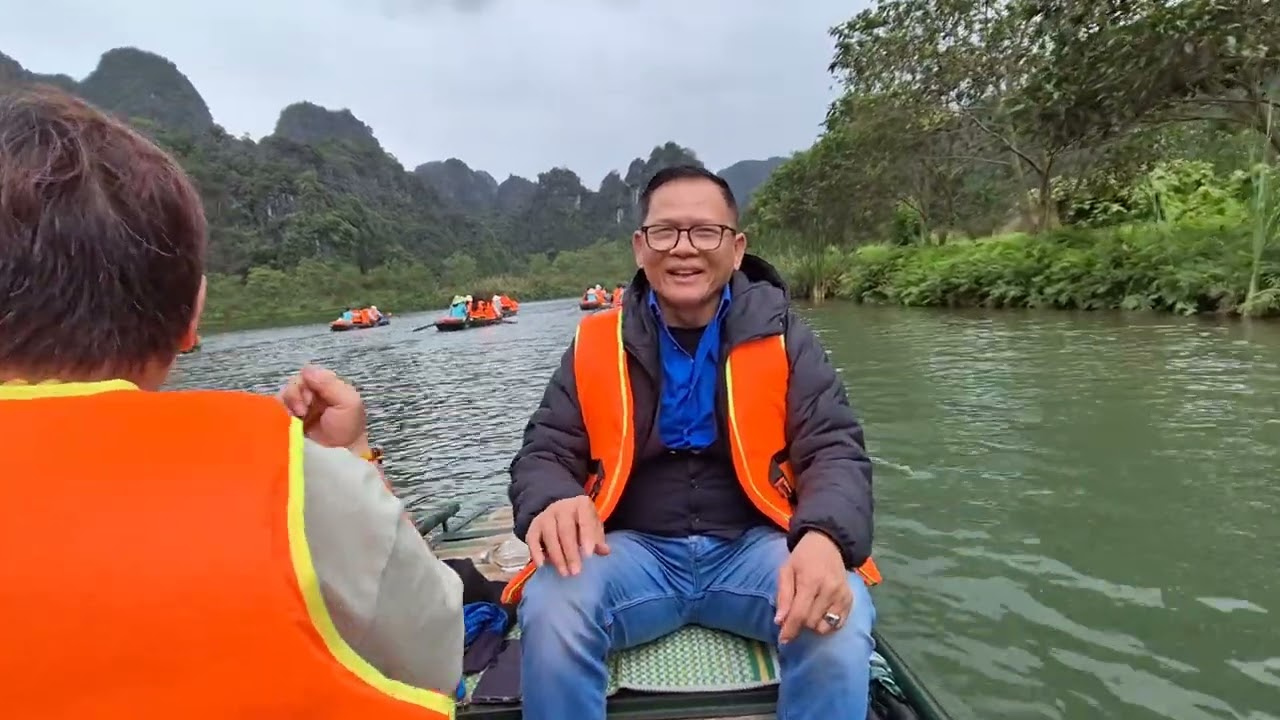 Du thuyền ninh bình 2