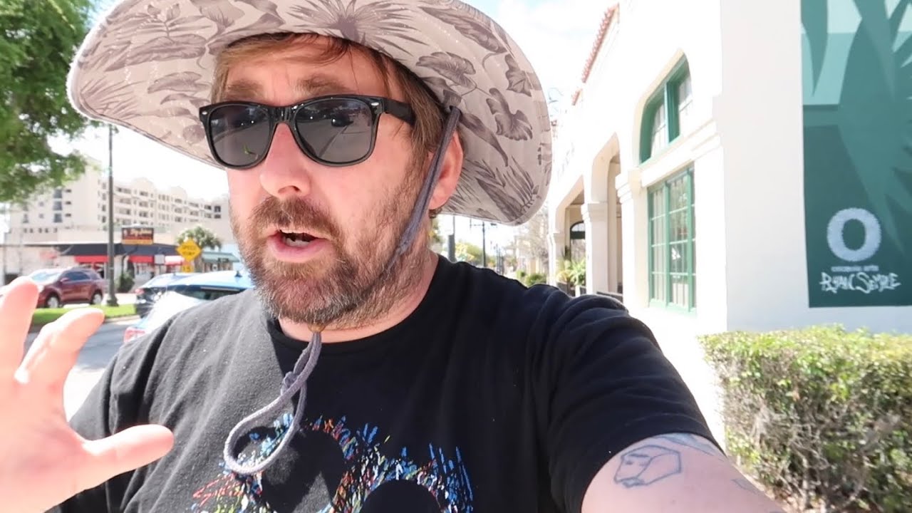 Пешая персональная экскурсия по центру Киссимми, Флорида: где я закончил учёбу / Моя первая татуи...
