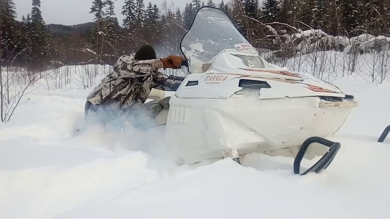 Tayga 551swt  не едет, ставлю уширители лыж.