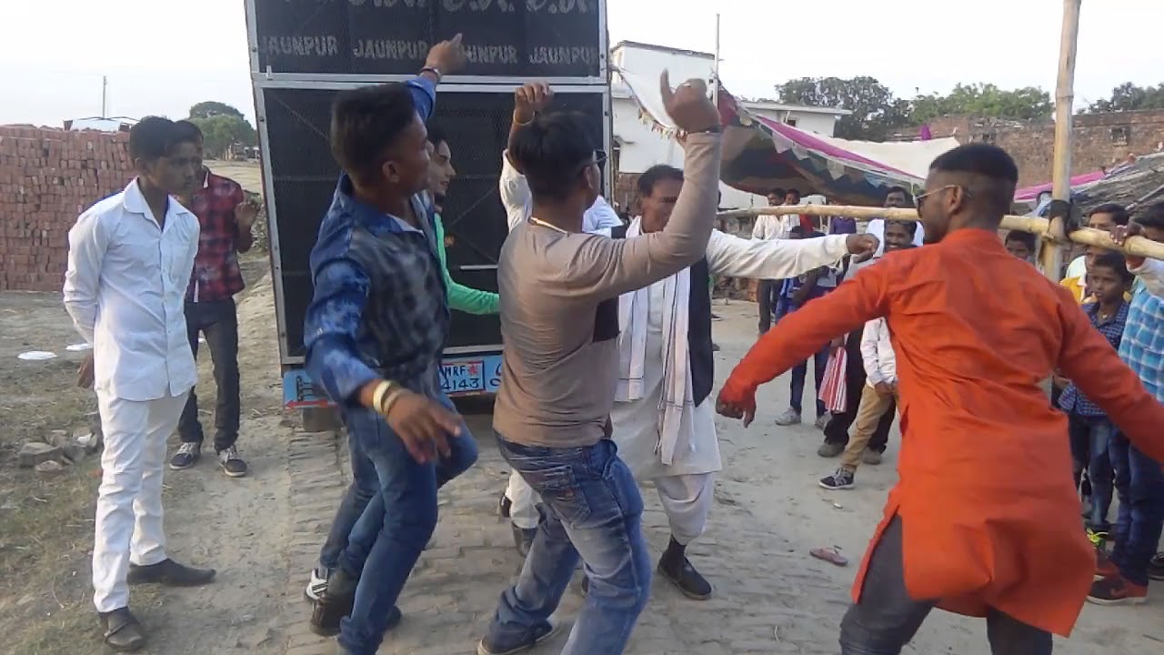 u.p me shadi ka dance dhamaka jila jaunpur gaon sultanpur ka hai nata
