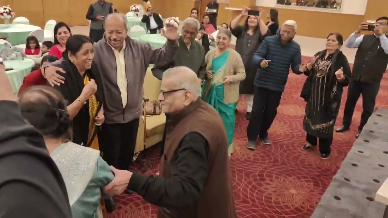 O meri zohra zabi again.. Dance 