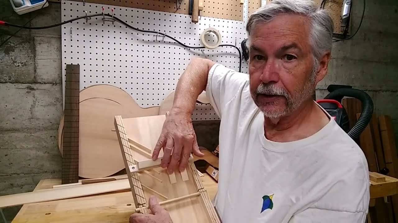 Making kerfed guitar lining with a spacing jig