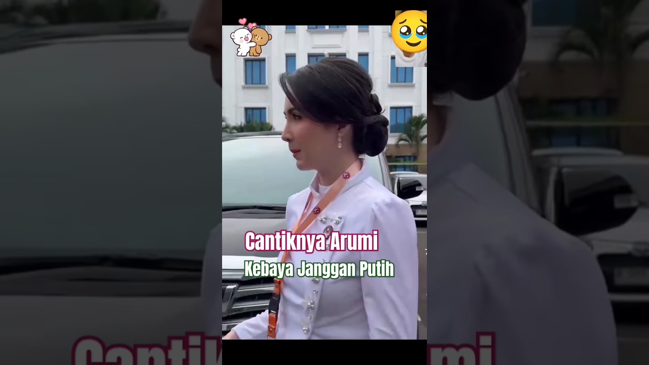 Masyaallah cantiknya Arumi memakai Kebaya Janggan Putih