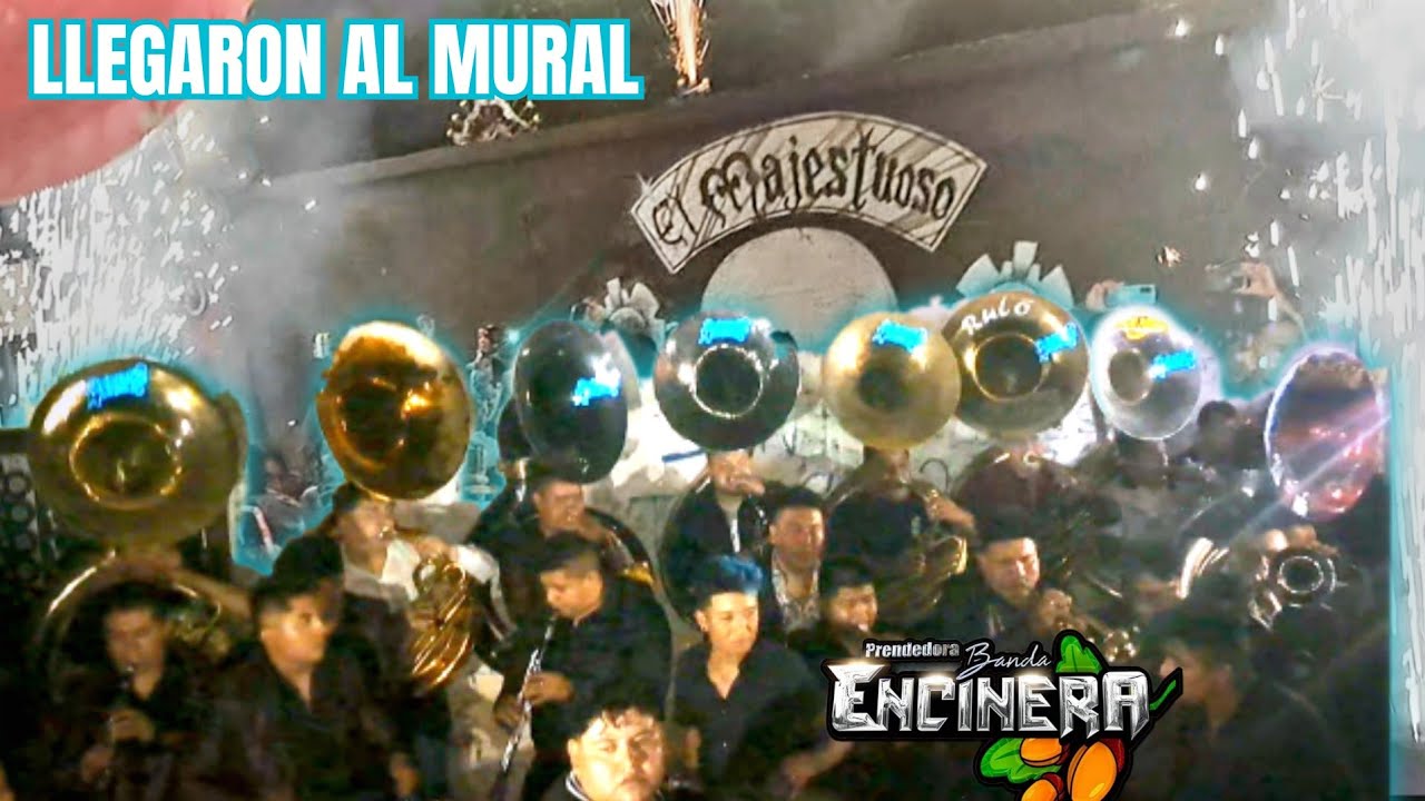 ESOS BAJOS/ LA DANZA DEL COYOTE/ EL MAJESTUOSO CON LA PRENDEDORA ENCINERA EN EL MURAL D SOLEDAD ETLA