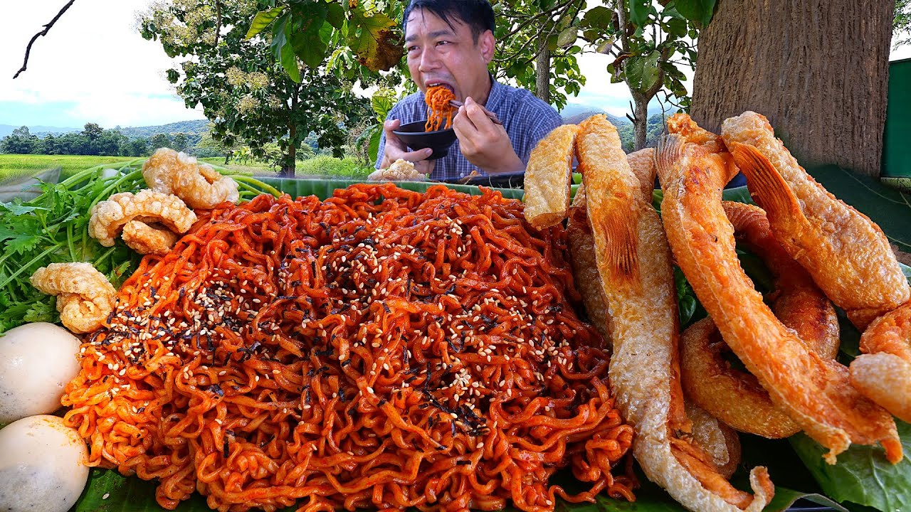 มาม่าเผ็ดเกาหลี X2 กินกับพุงแซลมอนทอด ลำขนาดครับ -25-8-2022-