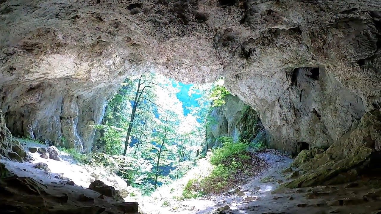 Barajul Pecineagu-Sătic-Pestera Colțul surpat-cheile Dâmboviței.
