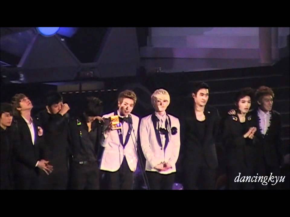 [FANCAM] 111129 MAMA: Album of the Year- SJ
