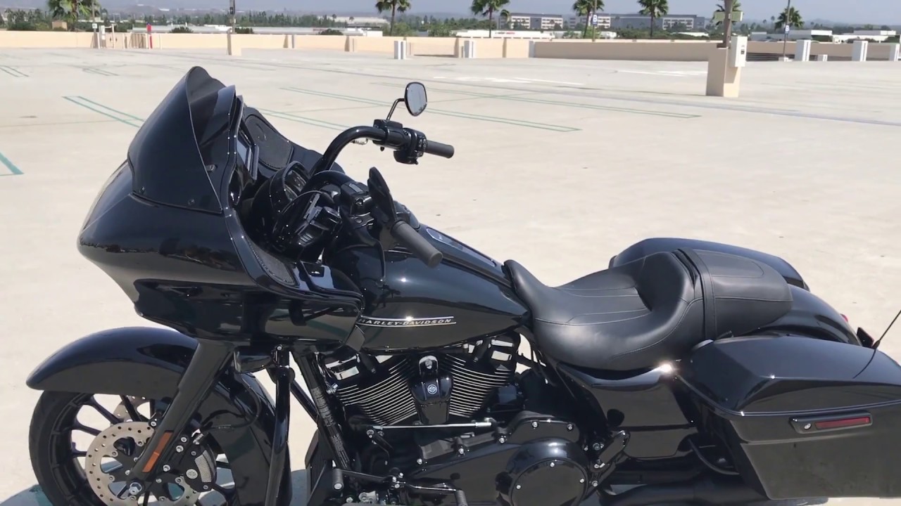 2018 Harley-Davidson Road Glide Special - First Look Video