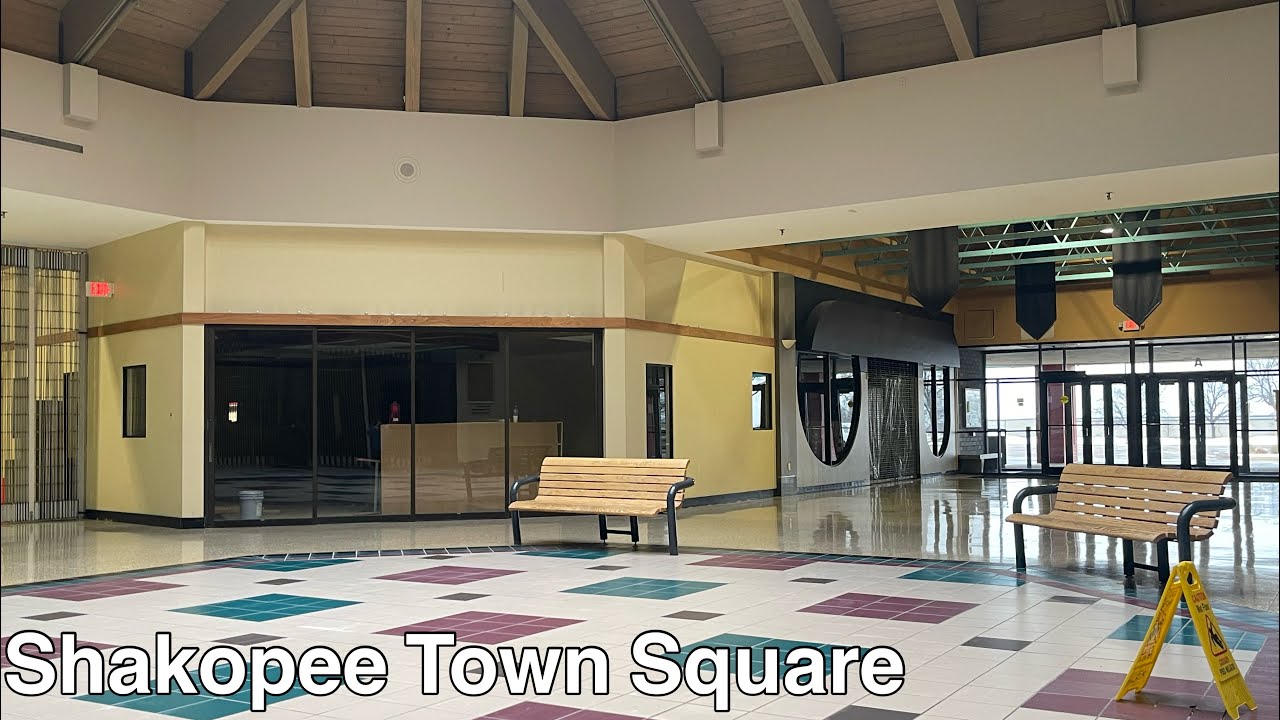 Dead Mall: Pastel Blue Paradise, Shakopee Town Square
