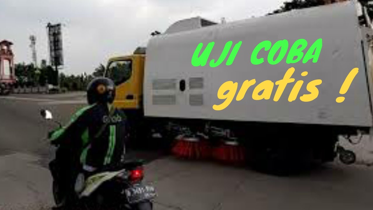uji  coba mobil penyapu jalanan