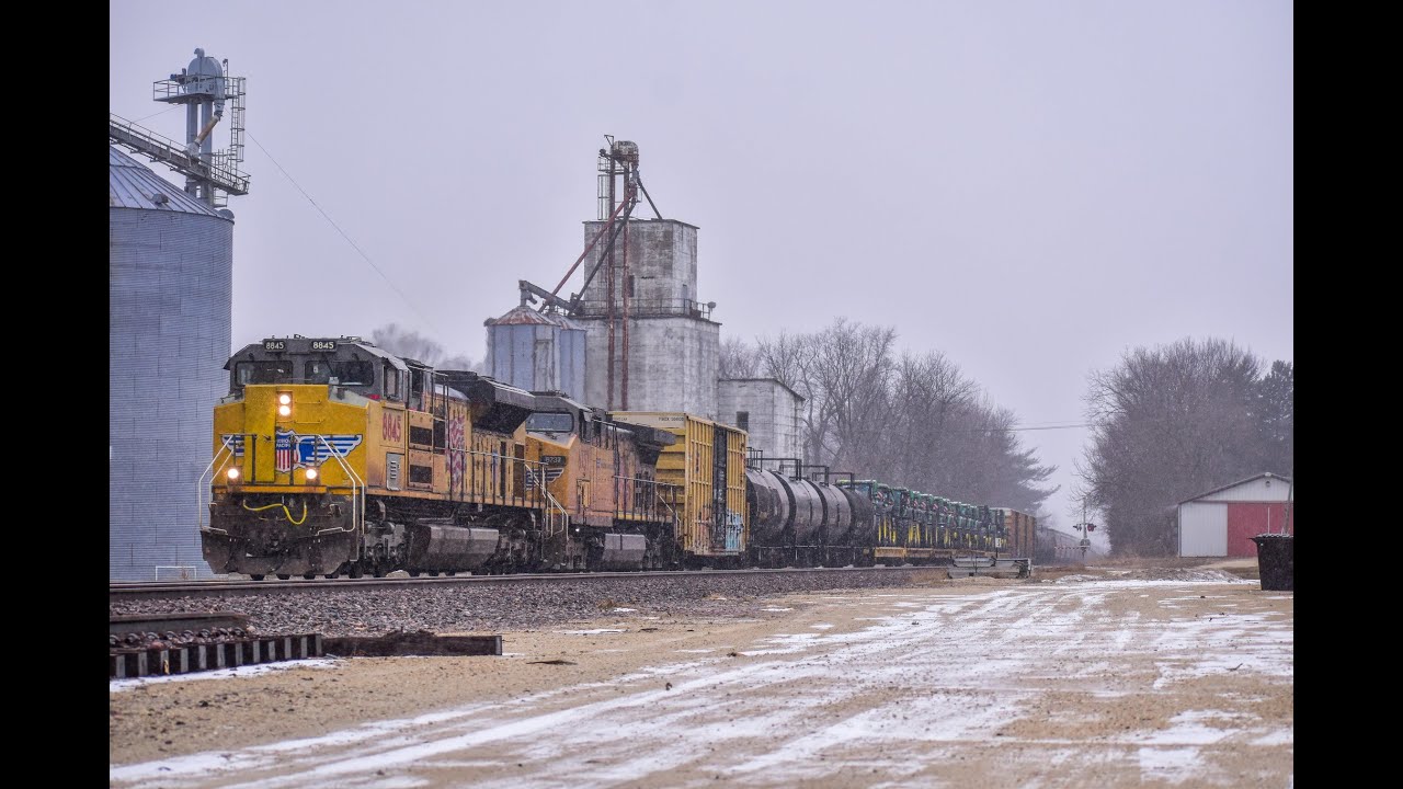 Railfanning The UP Geneva Sub at Ashton Il on a Cold, Windy, and Snowy Day