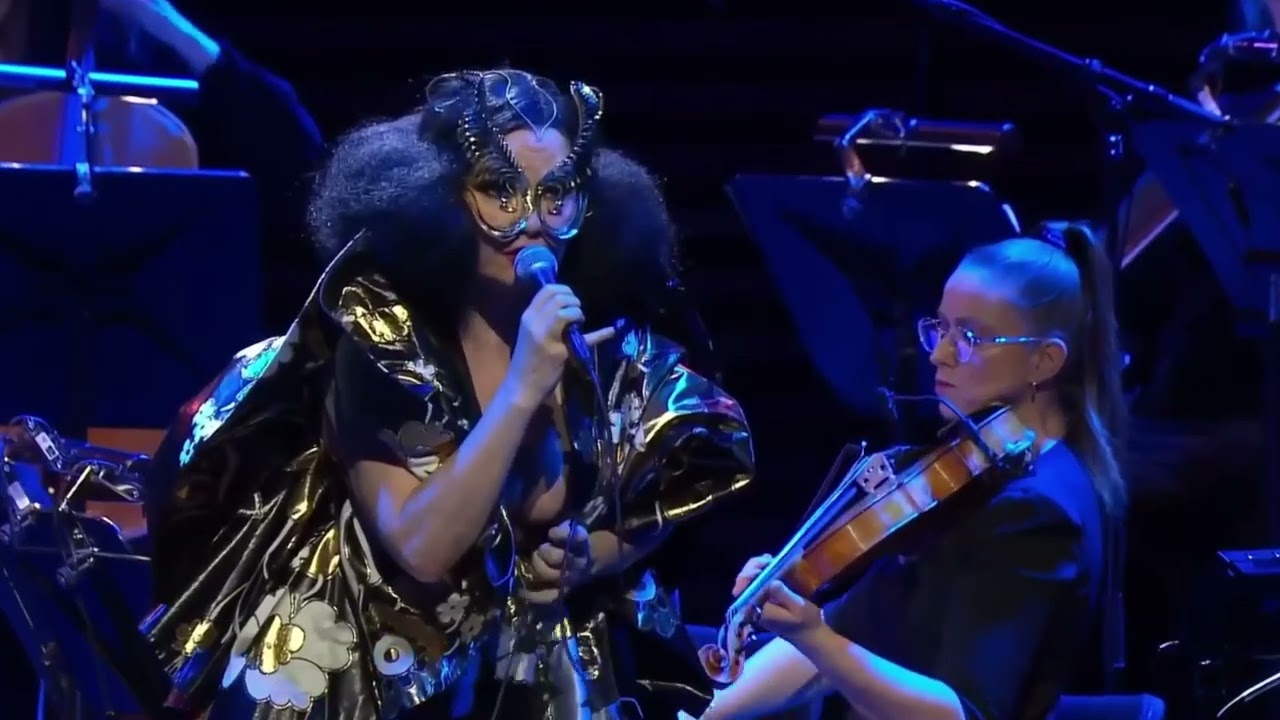 Bj&ouml;rk Orkestral: live (Sub-espa&ntilde;ol+Lyrics) *activar subt&iacute;tulos*